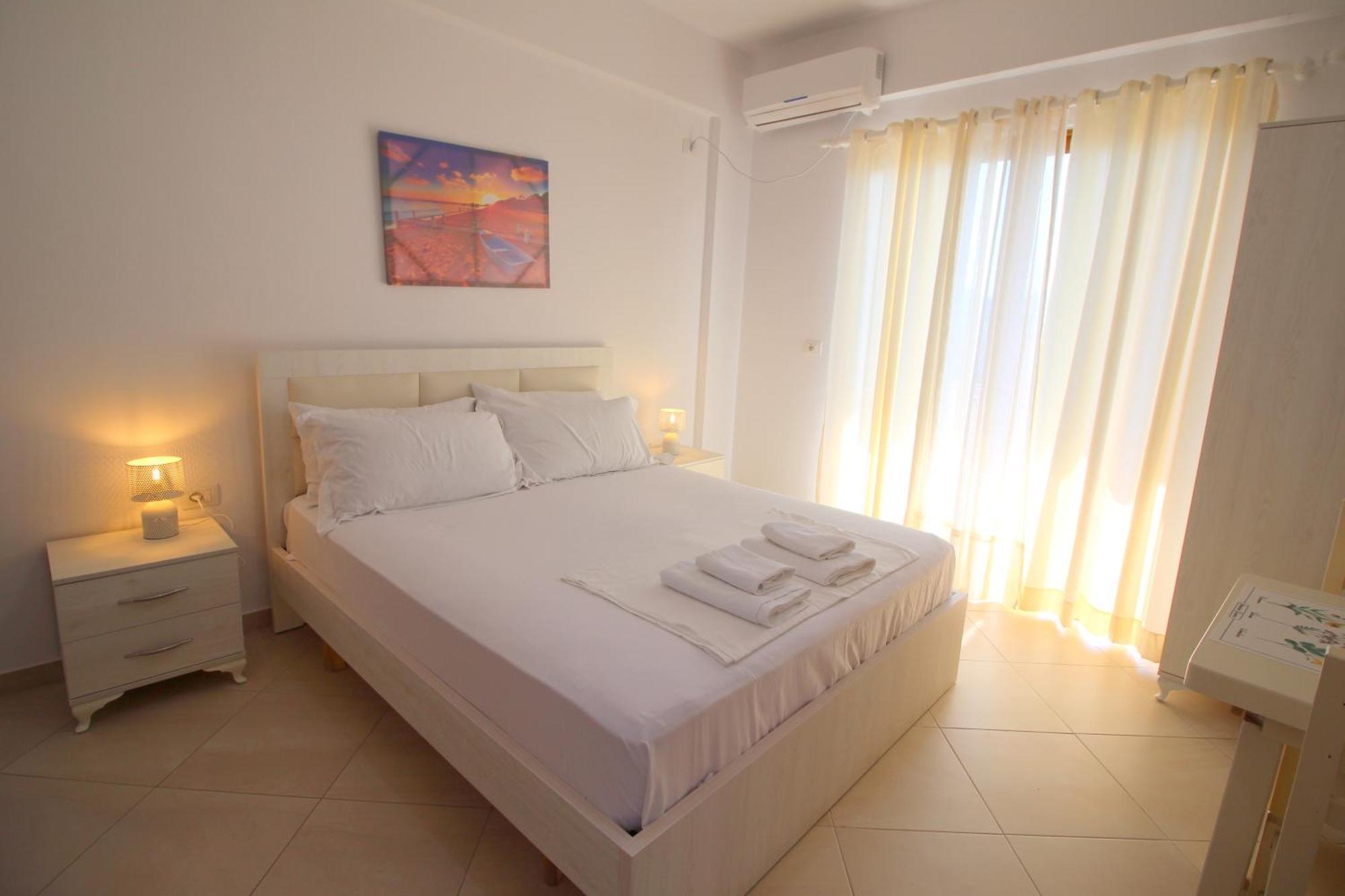 Garden Eva Apartment Sarande